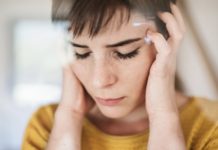 VIDEO: I talked to 10 people who are sick with COVID-19 Patient with COVID-19, headache, depressed