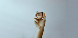 The mirror is part of us | Friendship and our self-image self image and friends