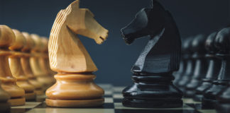 Silence after the storm: Friendship, between quarrels and forgiveness Chess game