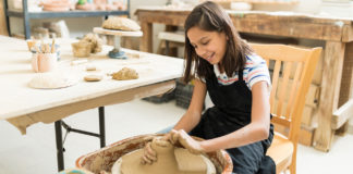 The slalom between regrets and wrong estimates