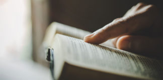 “The woman with the book” | The weakness that unleashes the power of God woman with the book