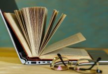 From the written page to the screen | The winding paths of reading From the written page to the screen. The winding paths of reading