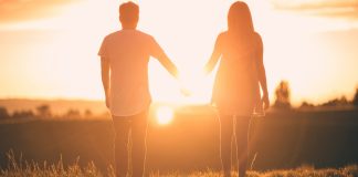 Love, from dawn to dusk Love, from dawn to dusk