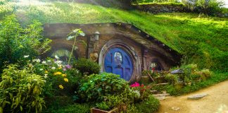 Conspiracy: from Lord of the Rings to the era of fake news Conspiracy: from Lord of the Rings to the era of fake news